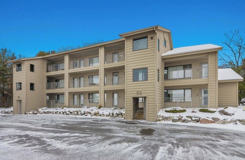 Elk Rapids Condo | #23 ELK RAPIDS BEACH CONDOMINIUM