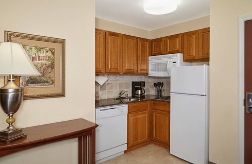 Franklin Condo | 24 Hour Business Center + Indoor Pool + Hot Tub | Close to the Airport!