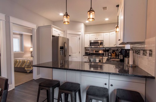 South Haven House | 25% OFF 7+ Nights [July 4th 7 nights excluded] 5 Blocks to beach, 3 to downtown!