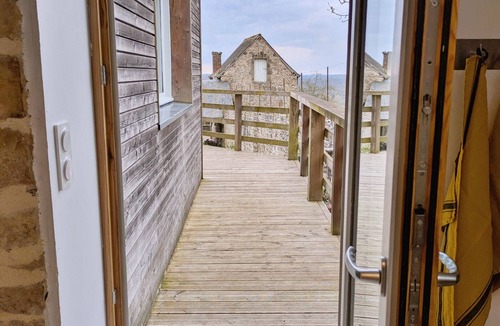 Chammes Cottage | 3-bedroom independent house - modern comfort and historic charm, pets allowed