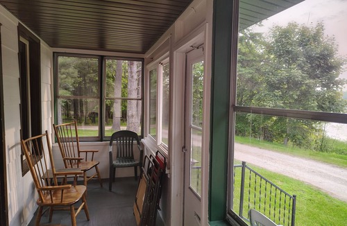 Gladstone House | 3-bedroom home on the river 10 min. from town also have identical1817617 ID #