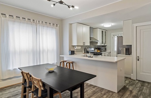 Ferndale House | 3 BLK Walk to Funky DT Ferndale's Restaurants & Bars/20 Min Drive to DT Detroit