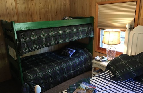 Mecosta Cottage | 3 Br~ Cottage On Pretty Lake ~ Great Getaway & Family Vacation!
