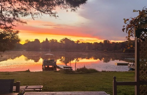 Alto House | 3 Campau Lake Cottages | Group Retreat w/Lake Access
