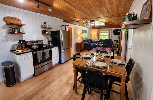 Traverse City Cabin | 3-CottageExclusiveRetreat HotTubs Walk to Beach