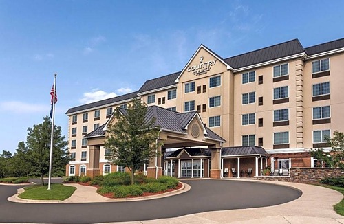 Grand Rapids Hotel | 3-Star Hotel ∙ Country Inn & Suites by Radisson, Grand Rapids East, MI