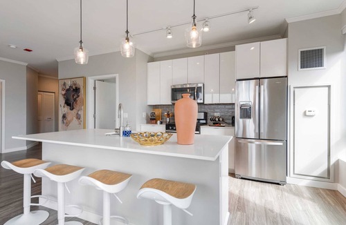 Near North Side Apartment | 3 Stylish 2BRs Steps from Magnificent Mile
