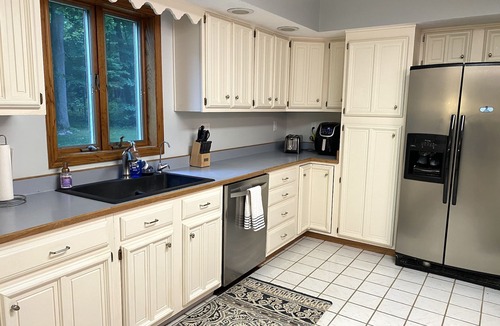 Edwardsburg House | 30 min from Notre Dame + Hottub, 10 acre estate and game room
