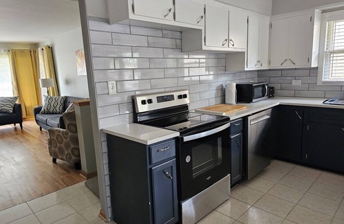 Franklin Park House | 3B Spacious Home+ Free Parking near Chicago O'Hare