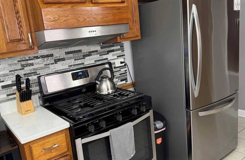 West Lawn House | 3BR Monthly Rental Near Midway Airport/Downtown