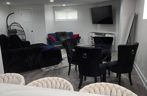 South Shore Apartment | 3BR Retreat Perfect for Professionals and Families in South Shore/Chicago