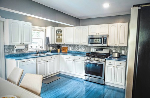Grand Rapids House | 4-bedroom in-ground pool 10 minutes to Downtown Grand Rapids and GRR Airport