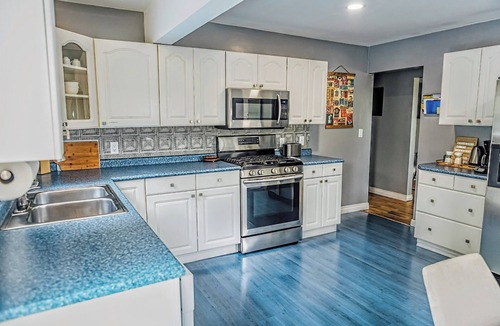 Grand Rapids House | 4-bedroom in-ground pool 10 minutes to Downtown Grand Rapids and GRR Airport