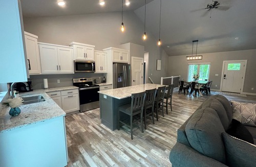 Egg Harbor House | 4 Master Suite Home Sleeps 12 w/Hot Tub in Door Co