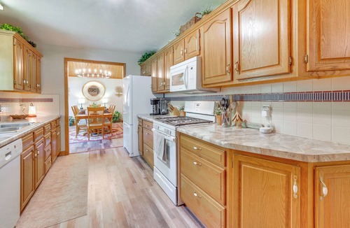 Hesperia House | 40-Acre Waterfront Retreat on the White River!