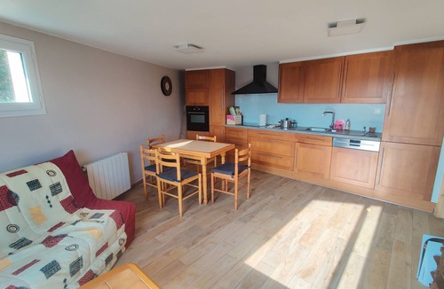 Saint-Senier-sous-Avranches Apartment | 40m² apartment for 2 to 4 people with terrace close to shops