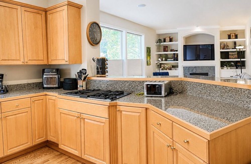 North Creek House | 5.0 Star Upscale and Spacious Home with Gym+Theater+Central AC+More”