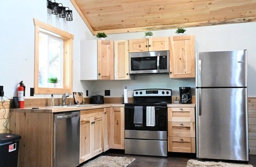 Paris Cabin | 5 Entire Cabins Retreat