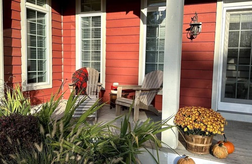 Sawyer House | 5BR Oasis w/Pool/spa/sports ct.