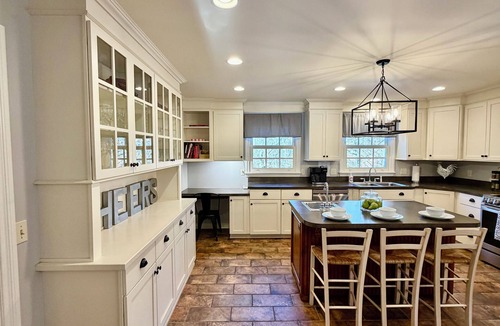 Lake Leelanau House | 6 bed/5.5 ba wooded setting, Lake Leelanau, Game room, Air, Dog ok, Hot Tub