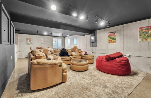 Berrien Springs House | 6 Bedroom House in Berrien Springs with Sauna – Large Group Friendly