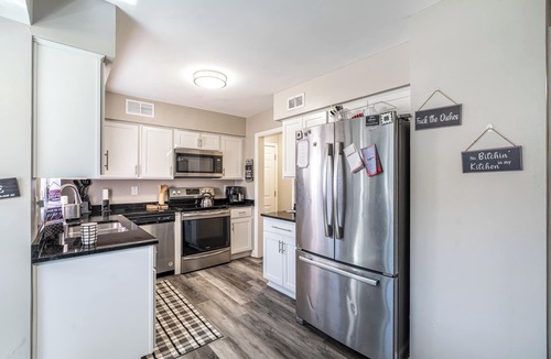 Milwaukee Cottage | 7 Mi to Lake Michigan: Milwaukee Vacation Rental