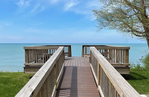 Grand Beach House | 7BR Grand Beach Steps to Private Beach Sleeps 16 2Kitchens+2Living Rooms Hot Tub