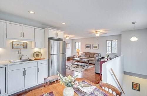 La Porte Apartment | 8 Mi to Lake Michigan: Creative Retreat w/Deck!