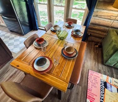 Shelbyville House | A Novel Stay 3 bed 2 bath log cabin in Shelbyville, IL