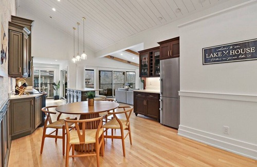 Fontana-on-Geneva Lake Condo | Abbey Villas Condo Steps to Pool Walk to Fontana Beach Dining and Marina