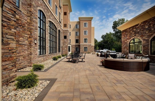 Holland Apartment | Accessible King Studio w/Pool & Breakfast