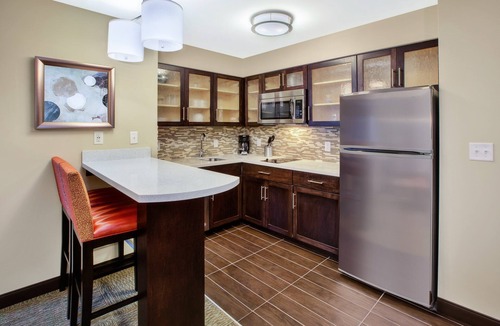 Benton Harbor Apartment | Accessible Studio w/Walk-In Shower & Breakfast