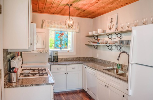 Boyne City House | Across the street from the lake, Inet and cable, king master. Blocks to downtown