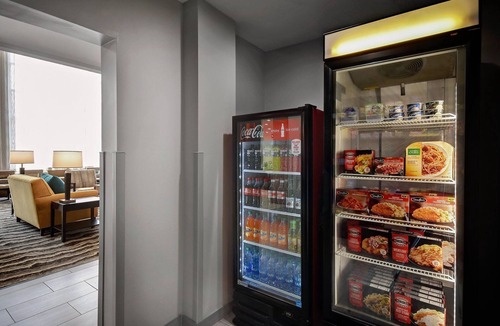 Holland Apartment | ADA Suite w/Roll-in Shower, Breakfast, & Pool