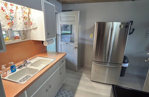 Shipshewana Cottage | Adorable lake cottage near charming Shipshewana and within 40mins to ND
