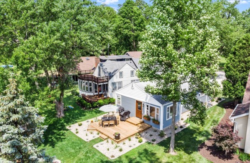 Syracuse House | Adorable Wawasee Cottage in Oakwood Park