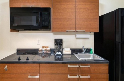 Sturtevant Hotel | Affordable Queen Room Near Racine’s Outdoor Getaways