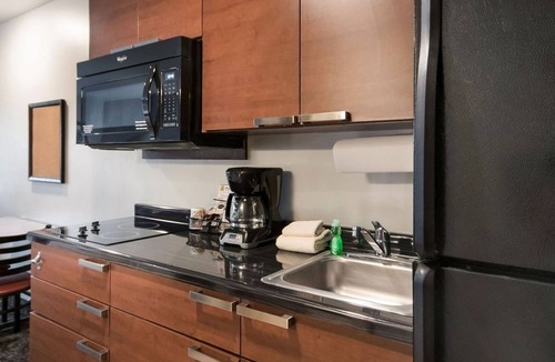 Sturtevant Hotel | Affordable Queen Room Near Racine’s Outdoor Getaways