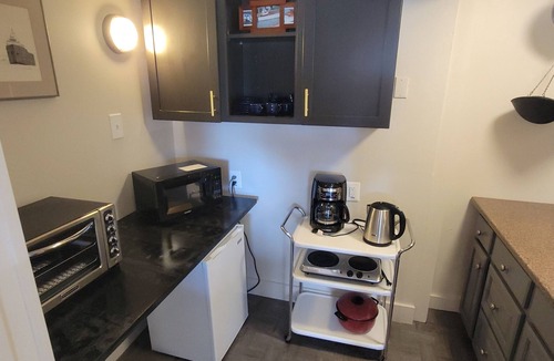 Algonac Cottage | Algonac Corner Cottage – The Coolest New Place in Algonac