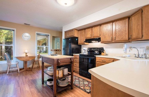 Saugatuck Condo | Amazing Bayview: Swimming Pool, Harbor Views, Downtown Saugatuck, Balcony