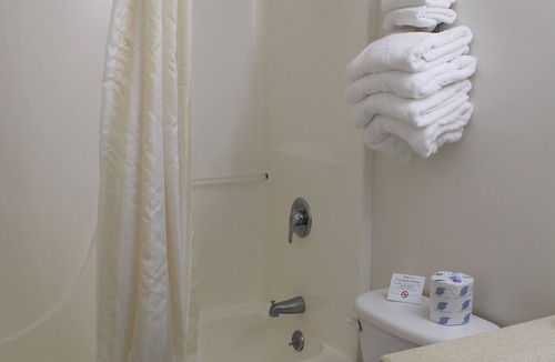Hart Hotel | American Host Inn