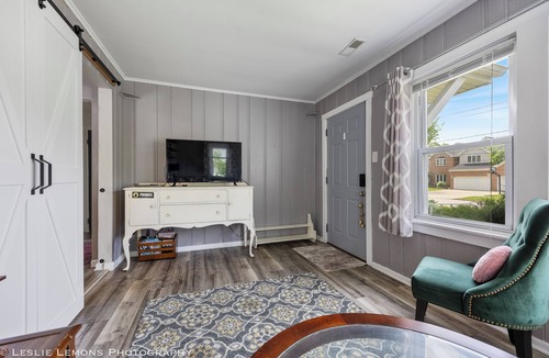 Westmont House | Aunt Betty's Cottage a whimsical House large yard pet friendly in Westmont Il