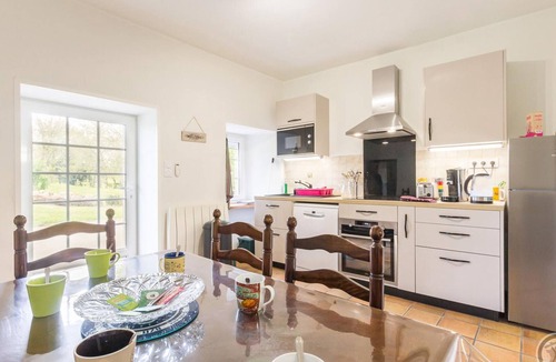 Saint-Laurent-de-Terregatte Cottage | Authentic 3-Bedroom House with Garden near Mont-Saint-Michel