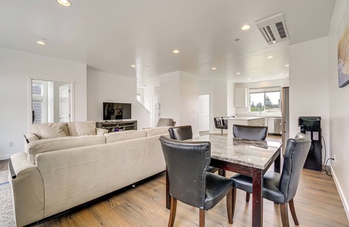 Monroe House | Balcony & Mtn Views! Newly Built Getaway in Monroe