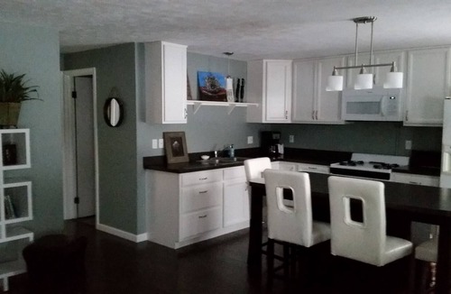 Elk Rapids Cottage | ~Bayside Retreat ~ Cozy Carriage House In The Heart Of Elk Rapids