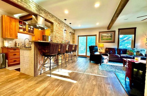 Port Washington Apartment | Be Still & Know, Luxury Apartment, Dog-friendly, Walk to Port, Shops, & Beach!