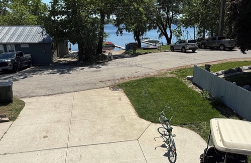 Paddock Lake House | Beach House w/Huge Deck Amazing Views! Kayaks, Swim, Fish! Golf Cart Rental!