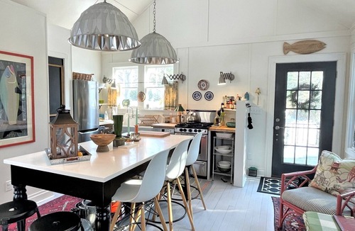 Lakeside House | Beach Lovers home w/Private Assoc Beach 1 blk fire pit scrnd porch
