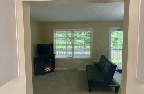Petoskey Condo | Beach, State Park, unparalleled location. 5 miles from Boyne and Nubs Skiing