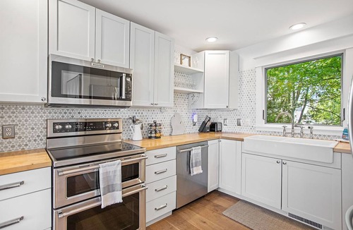 Miami Park House | Beachfront Haven | Grill Hot Tub Sunset Views!